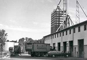  Pesco Feeds from the South (1979-1981)
Photo by Tom Hudspeth