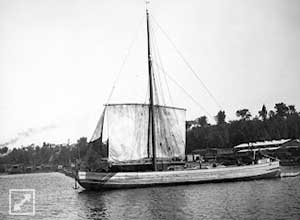 St. Lawrence Rigger Lumber Barge in Burlington Harbor (1890)
© Shelburne Museum